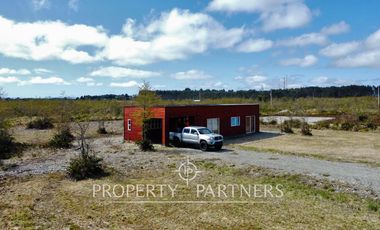 Casa estilo mediterráneo, condominio consolidado a orillas de la ruta a Calbuco