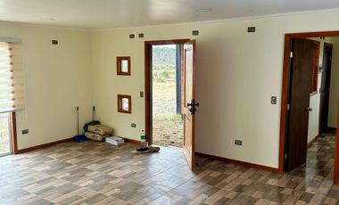 Casa estilo mediterráneo, condominio consolidado a orillas de la ruta a Calbuco