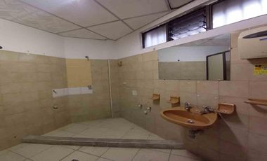 CASA COMERCIAL EN ARRIENDO EN LA AV 19/ ARMENIA