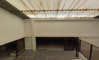 CASA COMERCIAL EN ARRIENDO EN LA AV 19/ ARMENIA