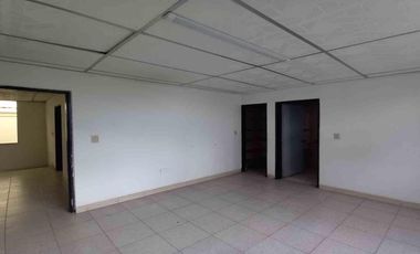 CASA COMERCIAL EN ARRIENDO EN LA AV 19/ ARMENIA