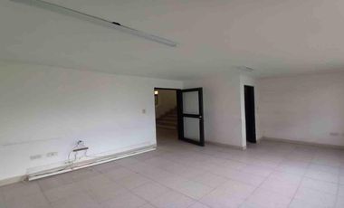 CASA COMERCIAL EN ARRIENDO EN LA AV 19/ ARMENIA