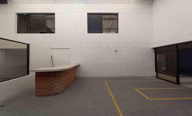 CASA COMERCIAL EN ARRIENDO EN LA AV 19/ ARMENIA