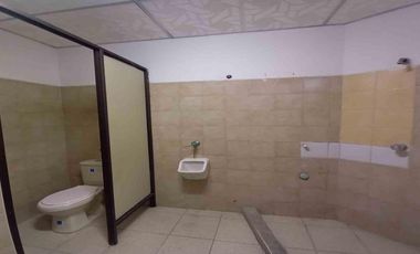 CASA COMERCIAL EN ARRIENDO EN LA AV 19/ ARMENIA