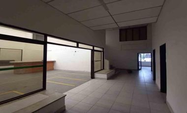 CASA COMERCIAL EN ARRIENDO EN LA AV 19/ ARMENIA