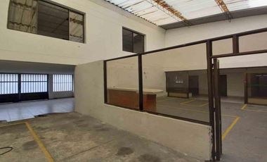 CASA COMERCIAL EN ARRIENDO EN LA AV 19/ ARMENIA