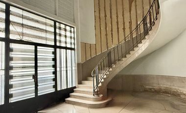 Edificio de Epoca en Venta en la San Rafael