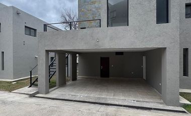 Alquiler de duplex de 3 dormitorios en Barrio Privado La Cuesta