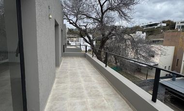 Alquiler de duplex de 3 dormitorios en Barrio Privado La Cuesta