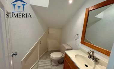 Departamento de dos plantas semi amueblado en Quintas del Sol frente a parque