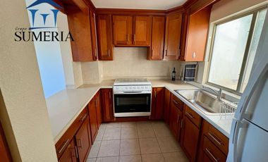 Departamento de dos plantas semi amueblado en Quintas del Sol frente a parque