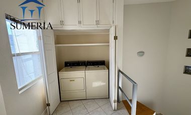 Departamento de dos plantas semi amueblado en Quintas del Sol frente a parque