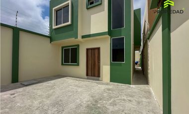 Casa en Venta en Elegole - Manta | Cerca de Terminal, Aeropuerto, Shop