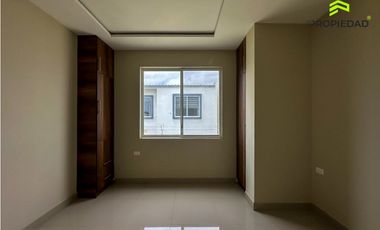 Casa en Venta en Elegole - Manta | Cerca de Terminal, Aeropuerto, Shop