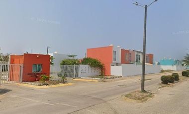 Casa en Venta a 20 min de Playa Coatza.