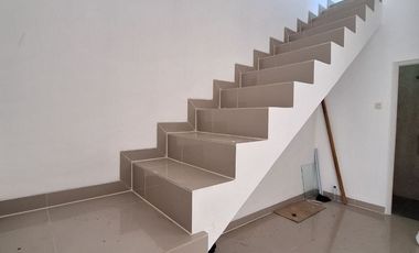 Rumah 2 lantai Modern Minimalis Dekat RS Vitalaya Pamulang