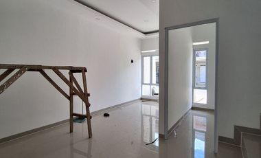 Rumah 2 lantai Modern Minimalis Dekat RS Vitalaya Pamulang