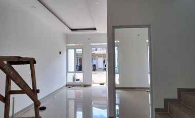 Rumah 2 lantai Modern Minimalis Dekat RS Vitalaya Pamulang
