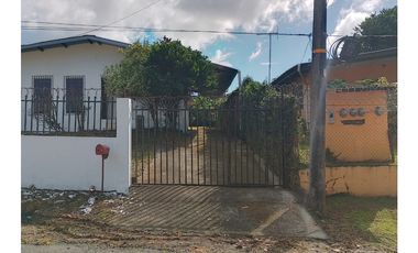 Alquilo casa cercada en David centrica Varital