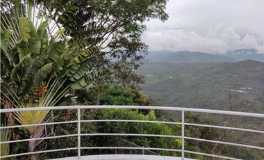 VENTA HERMOSA CASA CON UNA ESPECTACULAR VISTA EN CHINAUTA C/MARCA