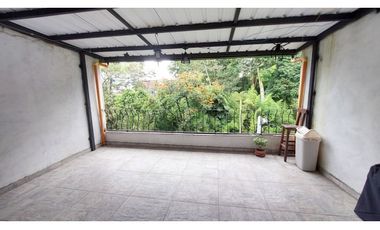 Venta de Casa Bifamiliar – San Antonio de Prado, Rosaleda