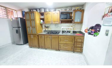 Venta de Casa Bifamiliar – San Antonio de Prado, Rosaleda