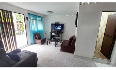 Venta de Casa Bifamiliar – San Antonio de Prado, Rosaleda
