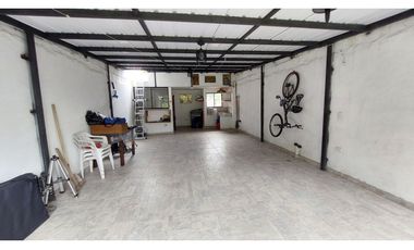 Venta de Casa Bifamiliar – San Antonio de Prado, Rosaleda