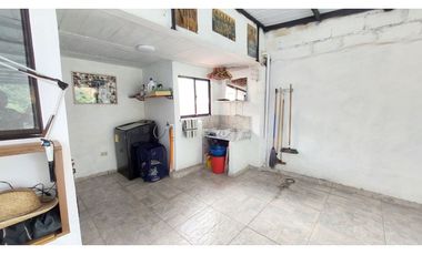 Venta de Casa Bifamiliar – San Antonio de Prado, Rosaleda