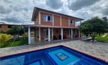 Finca campestre con piscina en venta - Santa Elena El Cerrito Valle