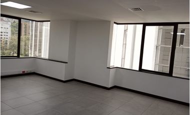 SE ARRIENDA OFICINA POBLADO