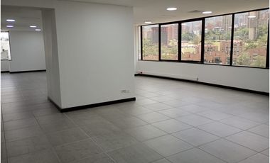 SE ARRIENDA OFICINA POBLADO
