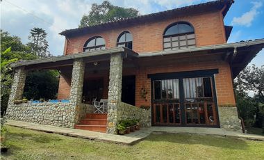 Dos Casas en Venta en La Estrella