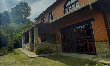 Dos Casas en Venta en La Estrella