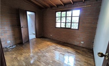 Dos Casas en Venta en La Estrella