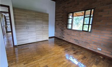 Dos Casas en Venta en La Estrella