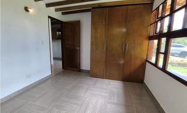 Dos Casas en Venta en La Estrella