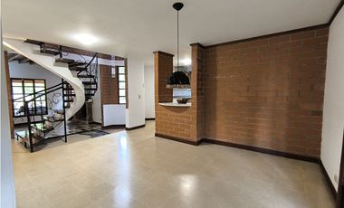 Dos Casas en Venta en La Estrella