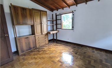 Dos Casas en Venta en La Estrella