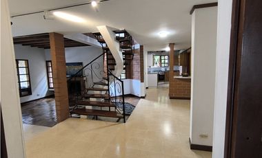 Dos Casas en Venta en La Estrella