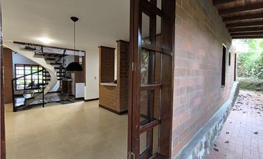 Dos Casas en Venta en La Estrella