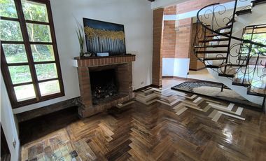 Dos Casas en Venta en La Estrella