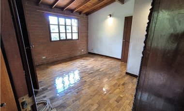 Dos Casas en Venta en La Estrella