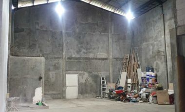 Dijual Rumah 2 Lantai,  1 KT , 2 KM Luas 243M² SHM