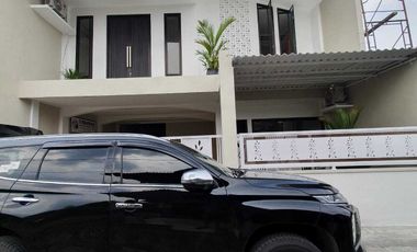 Dijual Rumah 2 Lantai,  1 KT , 2 KM Luas 243M² SHM