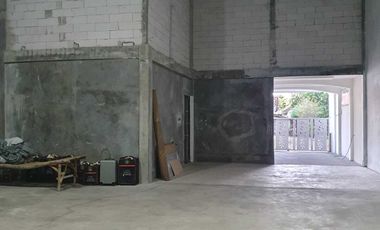 Dijual Rumah 2 Lantai,  1 KT , 2 KM Luas 243M² SHM