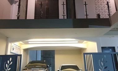 Dijual Rumah 2 Lantai,  1 KT , 2 KM Luas 243M² SHM