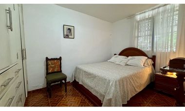 Casa bifamiliar de dos pisos en venta - Barrio El Sembrador, Palmira
