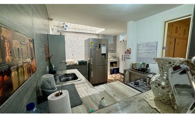 Casa bifamiliar de dos pisos en venta - Barrio El Sembrador, Palmira