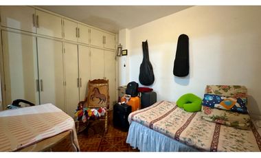 Casa bifamiliar de dos pisos en venta - Barrio El Sembrador, Palmira